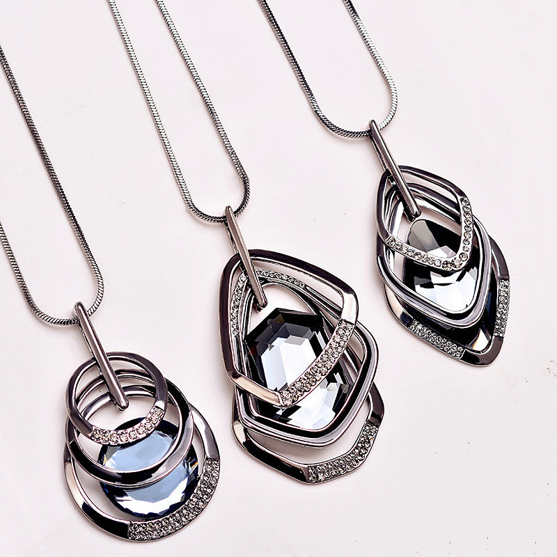 Women'S Fashion Show 2022 - Vintage Geometric Long Necklaces & Pendants