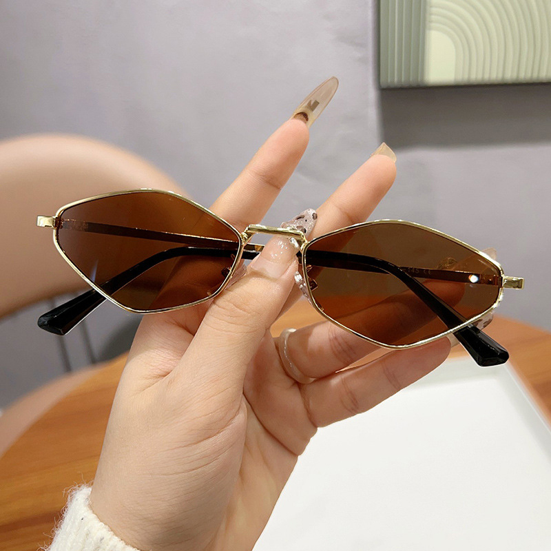 Trendy Polygonal Small Sunglas - Women'S Fashion Trends Summer 2025 recension och pris