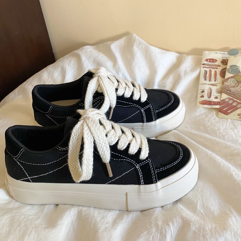 Ladies Footwear High on Platfo - Women'S Fashion Trends Autumn 2025 recension och pris